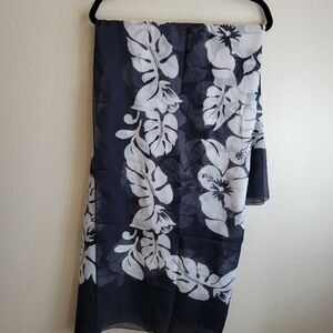 Talbots NWT Navy and White Floral Sarong One Size